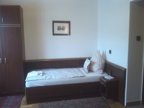 Imagen de la habitación del Hotel Peregrino Panzi&oacute;. Foto 9