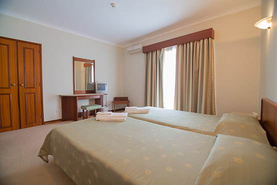 Imagen de la habitación del Hotel Peregrinos De Fátima. Foto 4