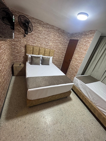 Imagen de la habitación del Hotel Pereira Central. Foto 6
