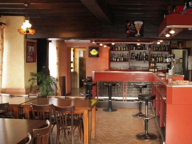 Imagen del bar/restaurante del Hotel Peret. Foto 8