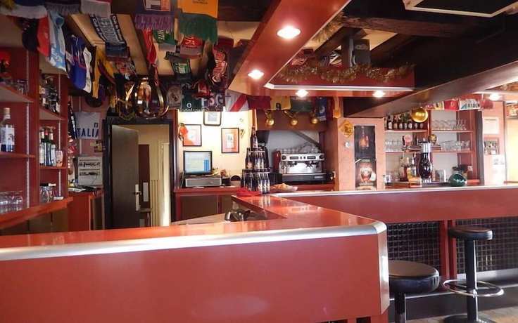 Imagen del bar/restaurante del Hotel Peret. Foto 9