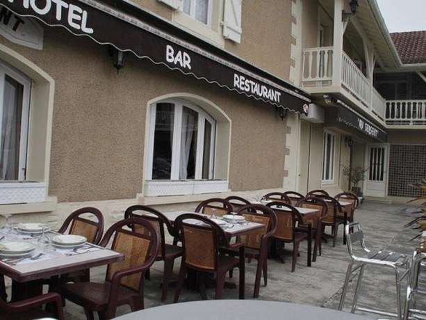 Imagen de los exteriores del Hotel Peret. Foto 16