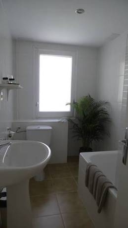 Imagen del bar/restaurante del Hotel Peretol. Foto 15