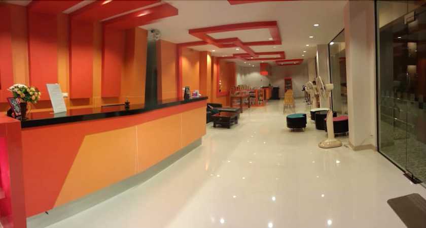 Imagen de los interiores del Hotel Perfect Place, Surat Thani. Foto 19