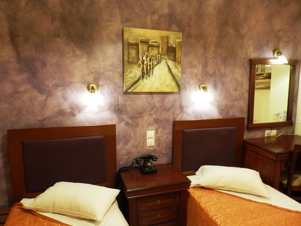 Imagen de la habitación del Hotel Pergamos. Foto 9