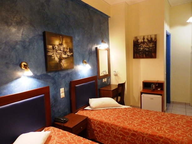 Imagen de la habitación del Hotel Pergamos. Foto 11