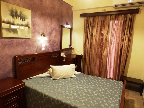 Imagen de la habitación del Hotel Pergamos. Foto 13