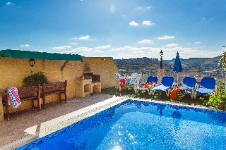 Imagen de la piscina del Hotel Pergola Farmhouses. Foto 3