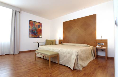 Imagen de la habitación del Hotel Pergola, San Pietro di Legnago. Foto 9