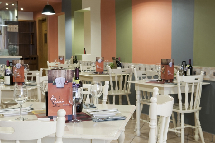 Imagen del bar/restaurante del Hotel Pergola and Spa. Foto 7