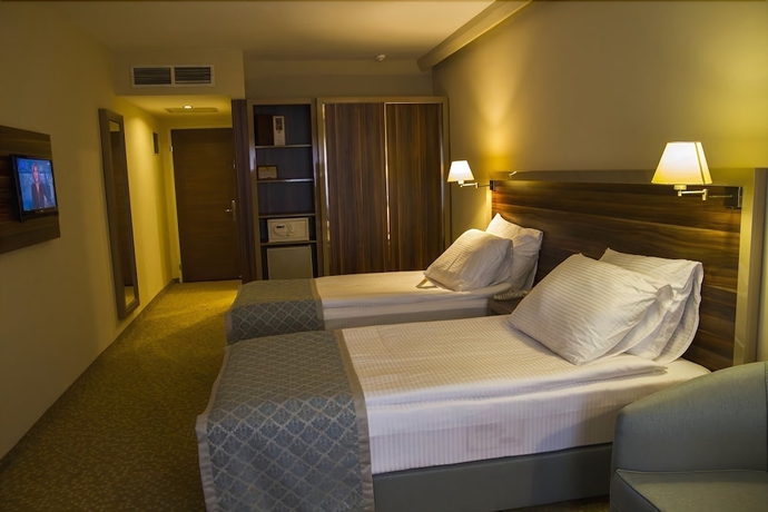 Imagen de la habitación del Hotel Peri Tower. Foto 5