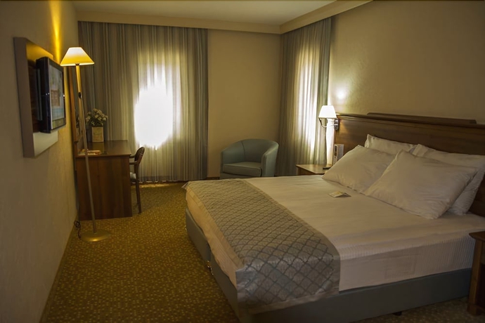 Imagen de la habitación del Hotel Peri Tower. Foto 6