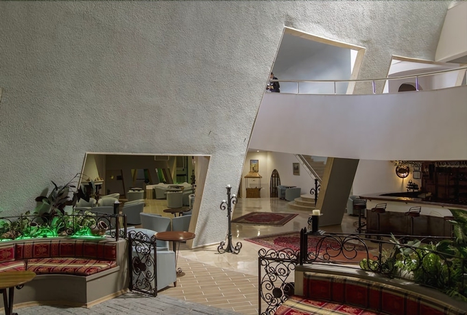 Imagen de los interiores del Hotel Peri Tower. Foto 13