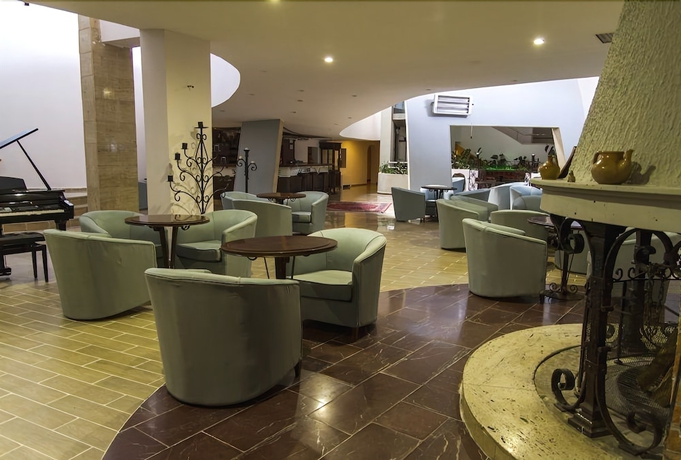 Imagen de los interiores del Hotel Peri Tower. Foto 15