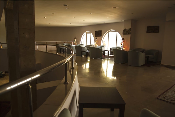 Imagen de la habitación del Hotel Peri Tower. Foto 9