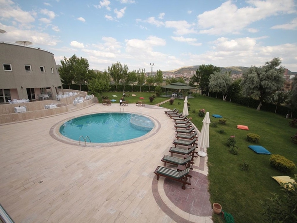 Imagen de la piscina del Hotel Peri Tower. Foto 19