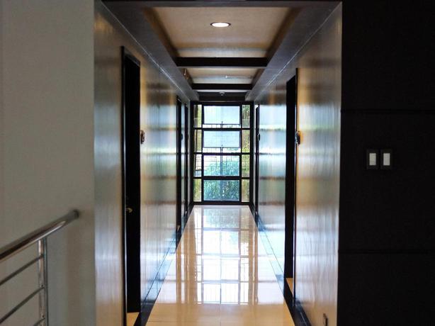 Imagen de los interiores del Hotel Peridot Suites. Foto 4