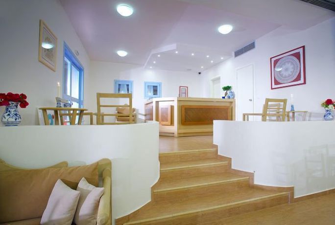 Imagen de los interiores del Hotel Perigiali. Foto 20