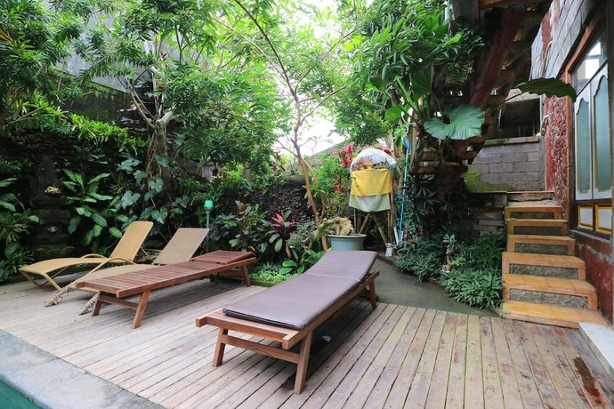 Imagen de la habitación del Hotel Pering Bungalow. Foto 11