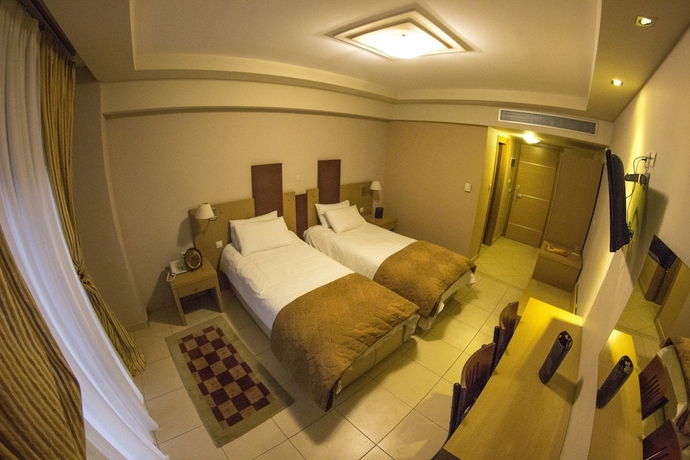 Imagen de la habitación del Hotel Perinthos, Chalkidona. Foto 4