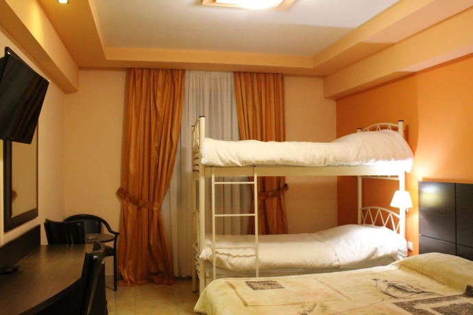 Imagen de la habitación del Hotel Perinthos, Chalkidona. Foto 13