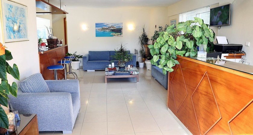 Imagen de los interiores del Hotel Peri\'s. Foto 8
