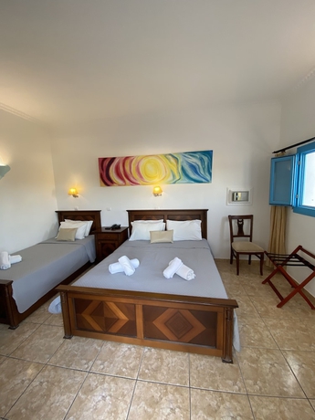 Imagen de la habitación del Hotel Perissa Bay. Foto 7