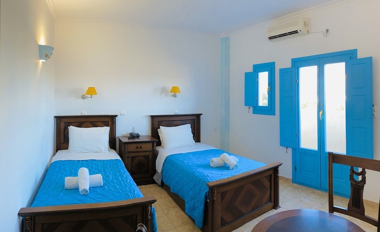 Imagen de la habitación del Hotel Perissa Bay. Foto 10