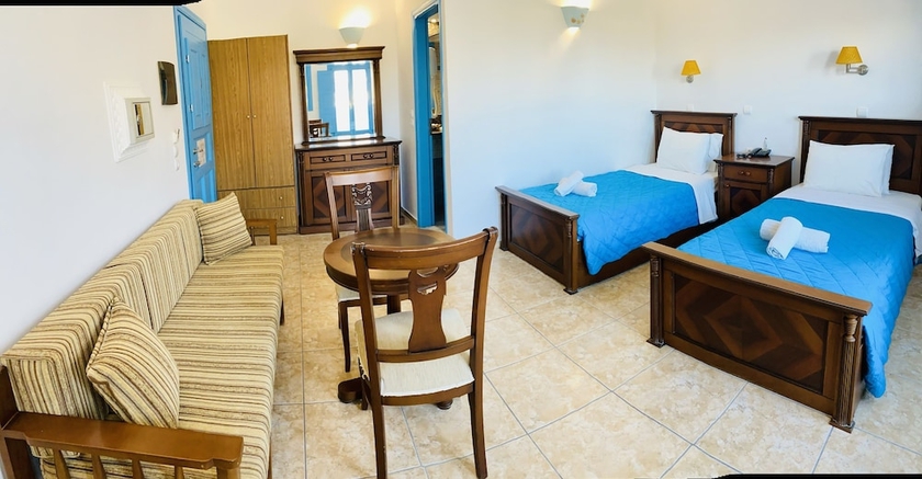 Imagen de la habitación del Hotel Perissa Bay. Foto 12