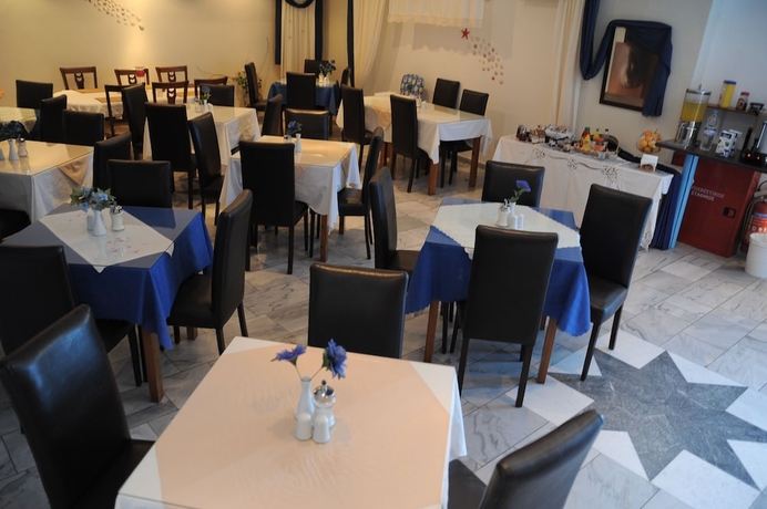 Imagen del bar/restaurante del Hotel Perissa Bay. Foto 4