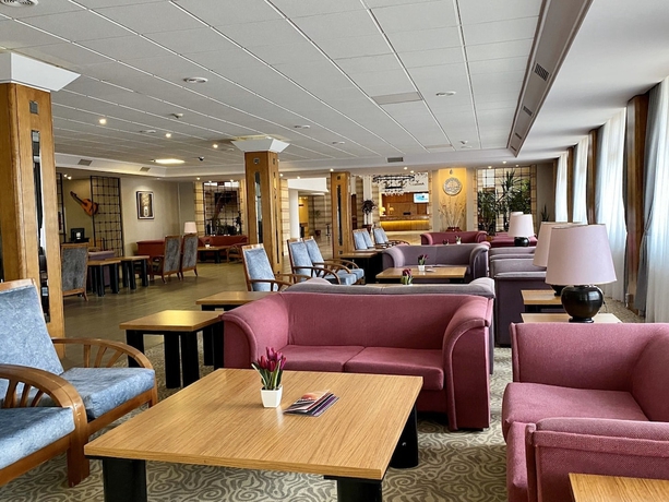 Imagen de los interiores del Hotel Perissia and Convention Center. Foto 12