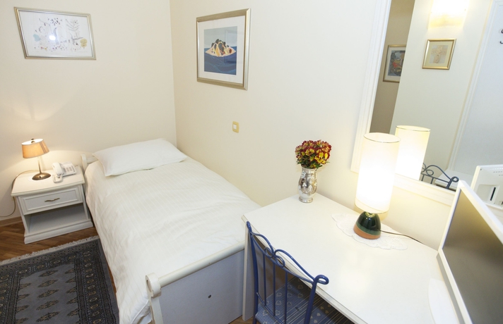 Imagen de la habitación del Hotel Peristil. Foto 5