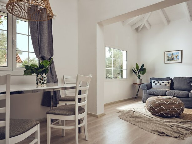 Imagen de la habitación del Hotel Periyali Villas. Foto 12