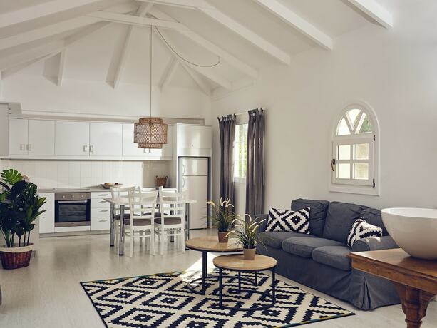 Imagen de la habitación del Hotel Periyali Villas. Foto 17