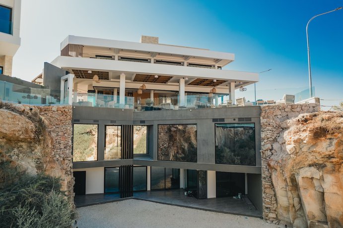 Imagen de los interiores del Hotel Periyiali Konnos Villas Beach Resort. Foto 20