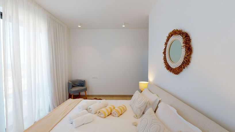 Imagen de la habitación del Hotel Periyiali Konnos Villas Beach Resort. Foto 17