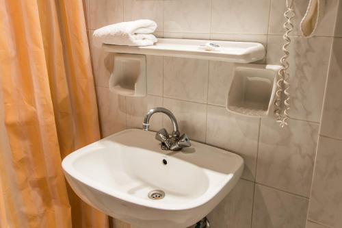 Imagen de la habitación del Hotel Perkes Complex. Foto 17