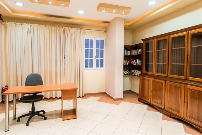 Imagen de los interiores del Hotel Perkes. Foto 13