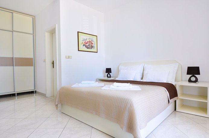 Imagen de la habitación del Hotel Perla Annexes. Foto 2
