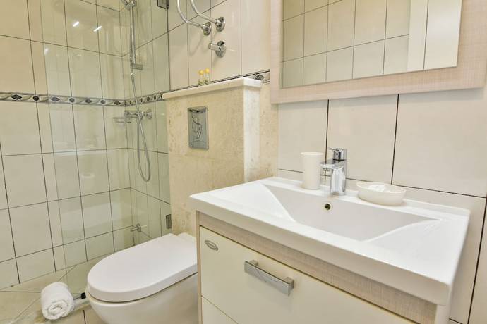 Imagen de la habitación del Hotel Perla Annexes. Foto 11