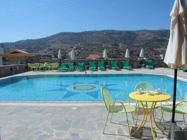 Imagen general del Hotel Perla Apartments, Agia Pelagia. Foto 2