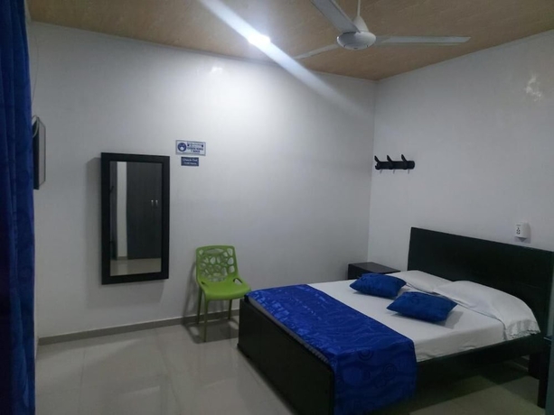 Imagen de la habitación del Hotel Perla Azul. Foto 14