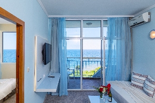 Imagen de la habitación del Hotel Perla Beach 1 & 2. Foto 6