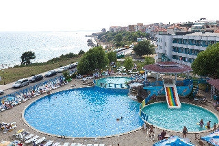 Imagen de la piscina del Hotel Perla Beach 3. Foto 6