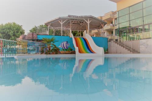 Imagen general del Hotel Perla Beach Club - All Inclusive. Foto 15
