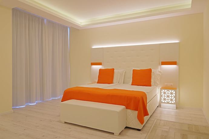 Imagen de la habitación del Hotel Perla Beach Luxury. Foto 12