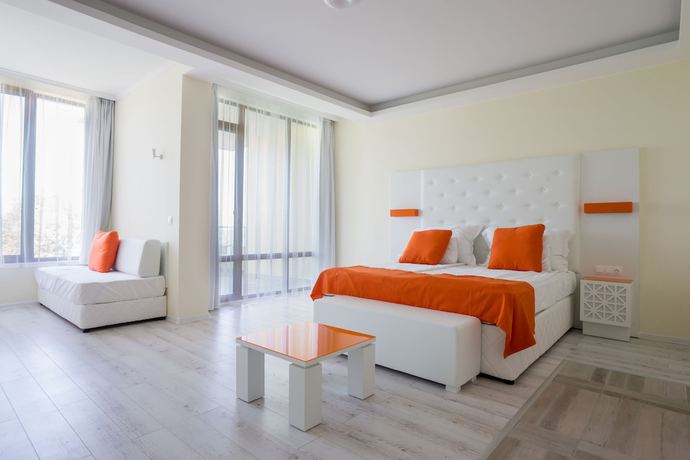 Imagen de la habitación del Hotel Perla Beach Luxury. Foto 13