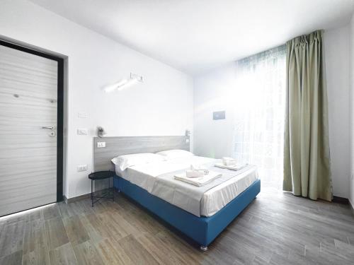 Imagen de la habitación del Hotel Perla Blu Tropea. Foto 20
