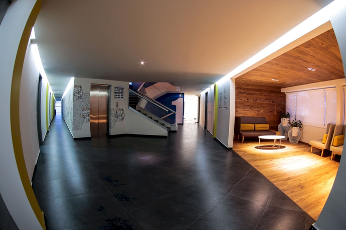 Imagen de los interiores del Hotel Perla Central. Foto 15