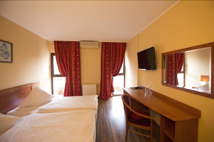 Imagen de la habitación del Hotel Perla D Oro. Foto 4